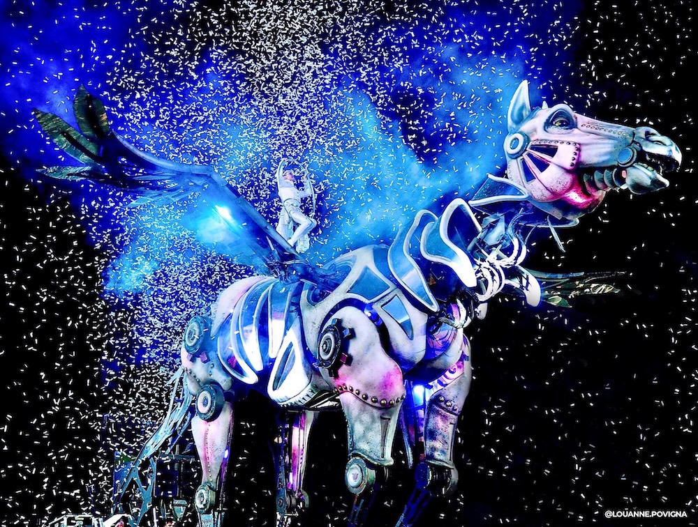 18 tonnin Pegasus-hevonen, kuva Louanne Povigna